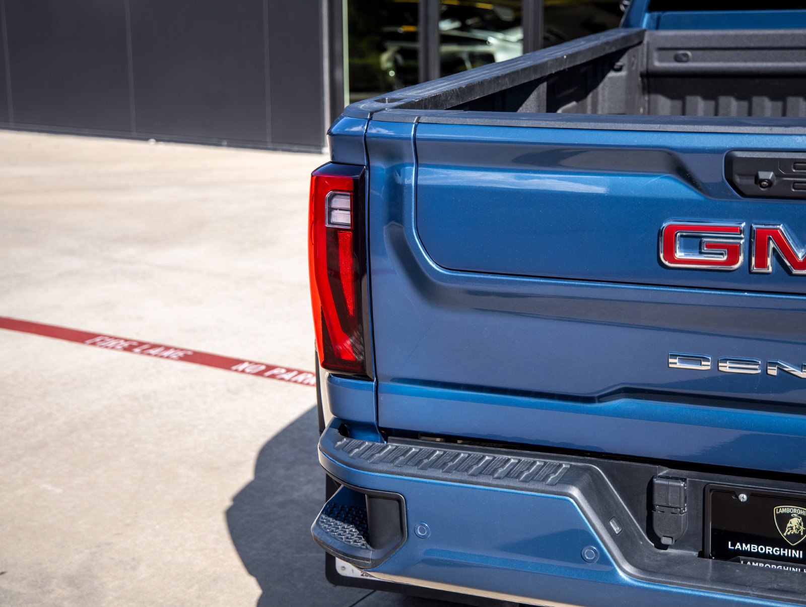 Used 2026 GMC Sierra 3500 Denali w/ Denali Reserve Package AWD/4WD image 11