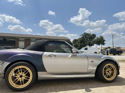 Used 2011 MAZDA MX-5 Miata Grand Touring w/ Premium Pkg RWD image 6