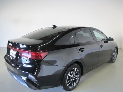 Used 2022 Kia Forte LXS image 25