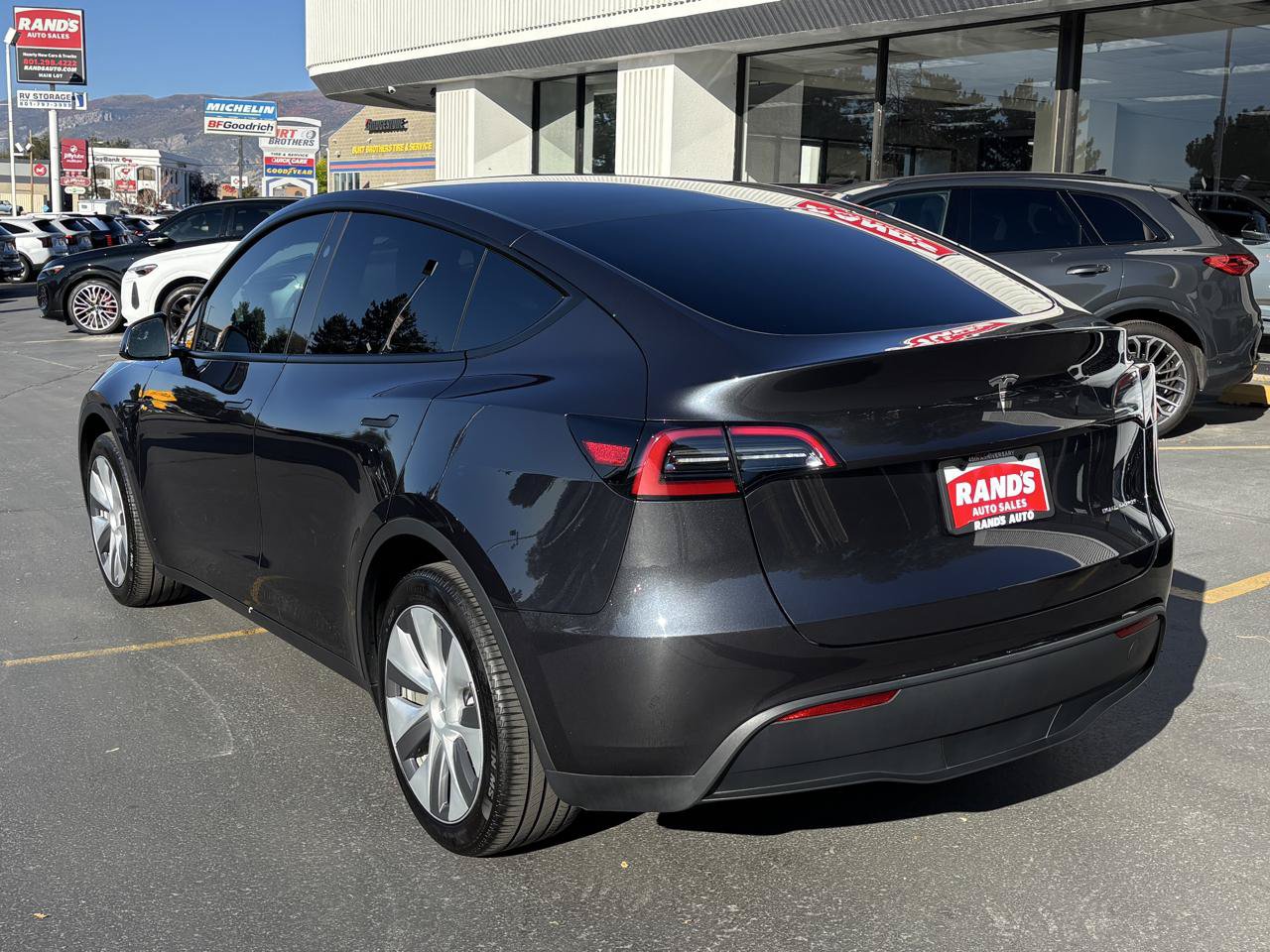 Used 2024 Tesla Model Y Long Range AWD/4WD image 8