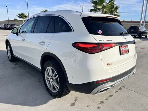 Certified 2025 Mercedes-Benz GLC 300 4MATIC image 4