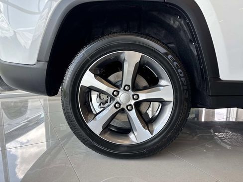 New 2026 Jeep Grand Cherokee Limited RWD image 15