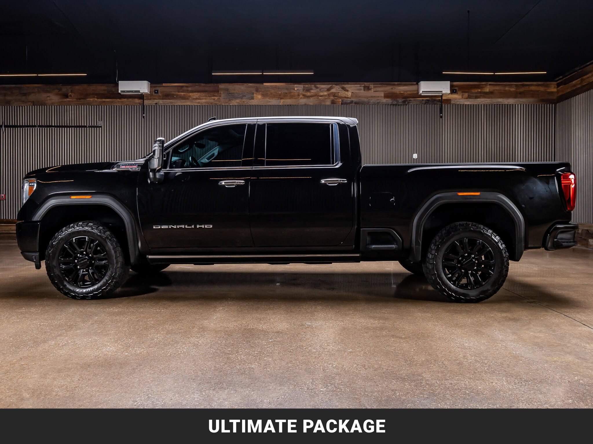 Used 2022 GMC Sierra 2500 Denali w/ Denali Black Diamond Edition AWD/4WD image 5