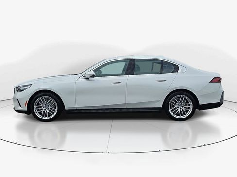 Used 2025 BMW 530i RWD image 10