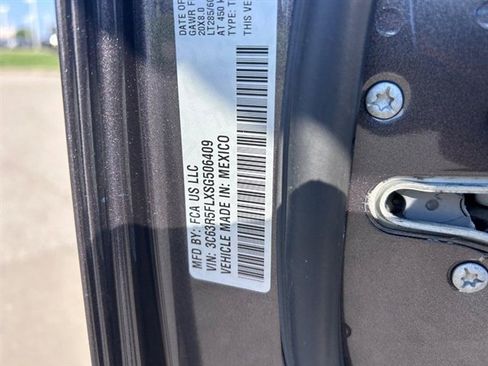 New 2025 RAM 2500 Laramie image 22