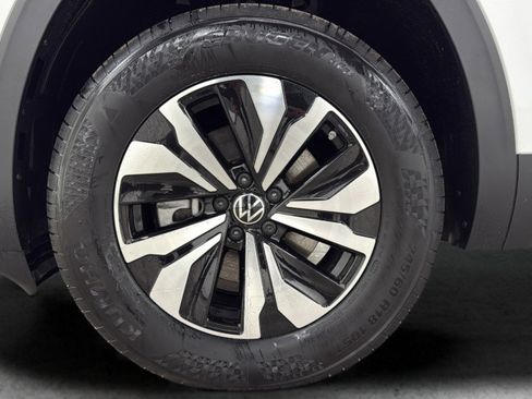 New 2026 Volkswagen Atlas Cross Sport SE AWD/4WD image 35