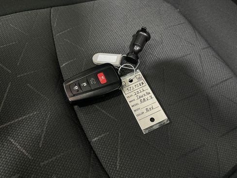 Used 2022 Toyota RAV4 XLE image 36
