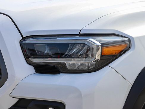 Certified 2023 Toyota Tacoma TRD Off-Road AWD/4WD image 10