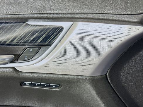 Used 2023 Cadillac XT6 Premium Luxury image 17