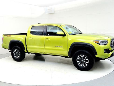 Used 2023 Toyota Tacoma TRD Off-Road w/ Technology Package image 7