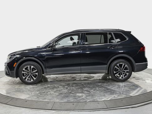 Used 2022 Volkswagen Tiguan S image 2