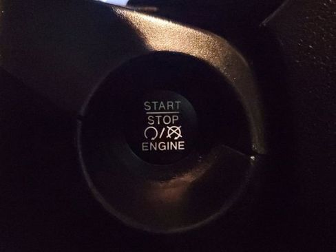 Used 2021 Jeep Renegade Latitude image 27