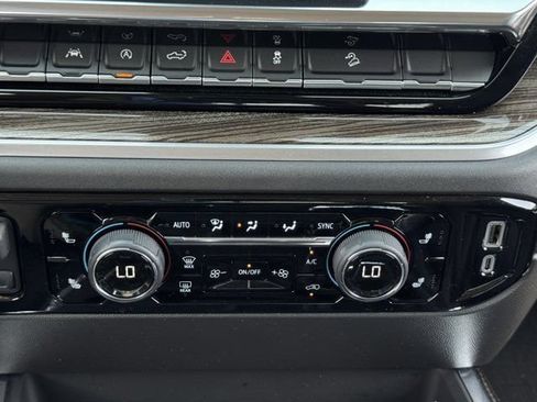 Used 2025 Chevrolet Silverado 1500 LT Trail Boss w/ Convenience Package II AWD/4WD image 17