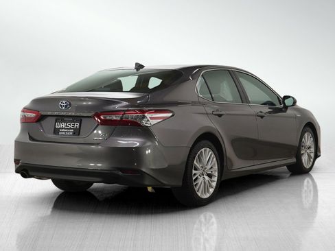 Used 2020 Toyota Camry XLE image 5