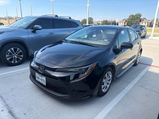 Used 2024 Toyota Corolla LE FWD image 2