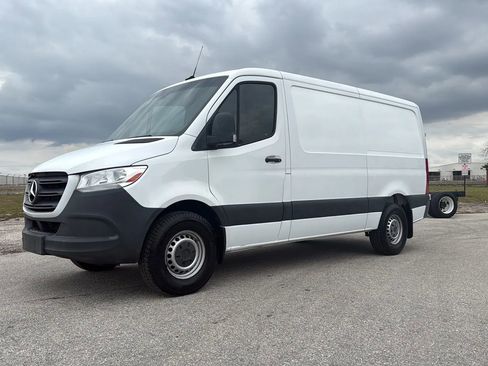 Used 2019 Mercedes-Benz Sprinter 144 image 5