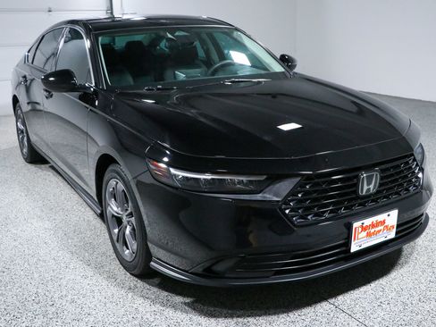 Used 2023 Honda Accord EX image 5