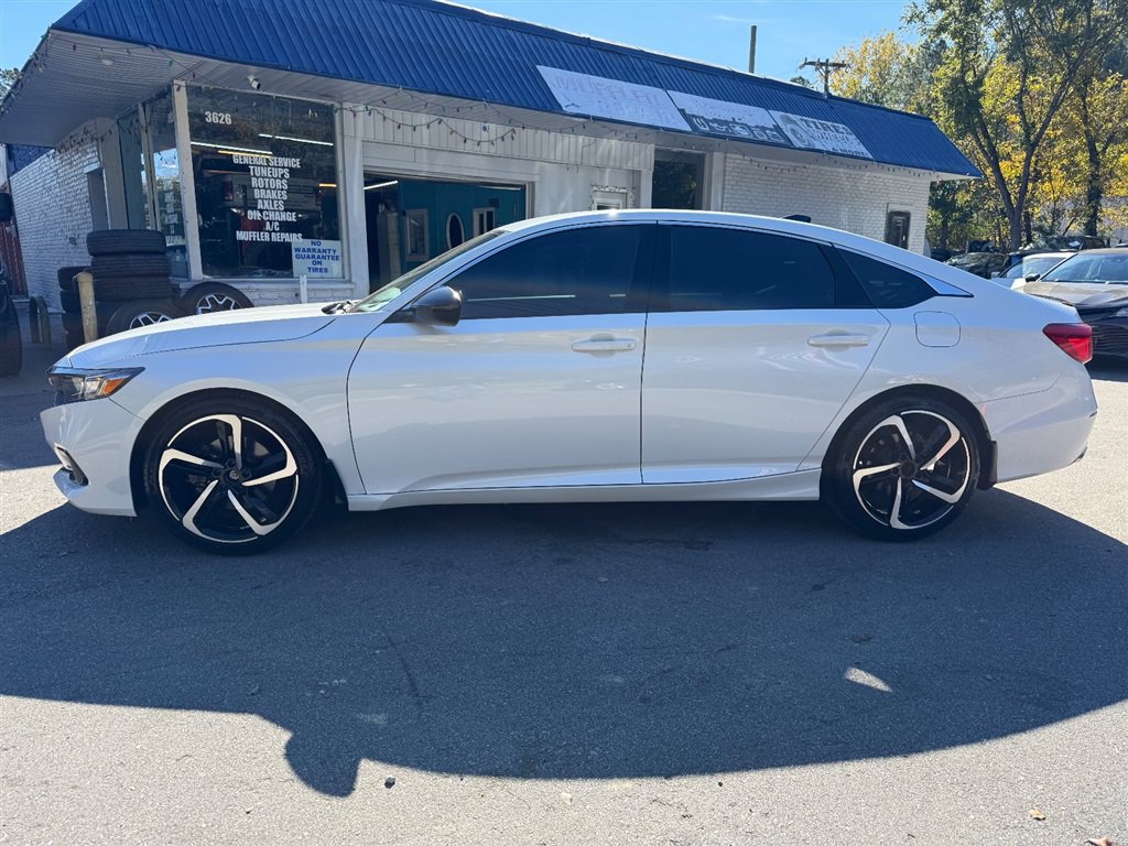 Used 2022 Honda Accord Sport image 3