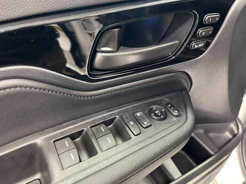 Used 2026 Honda Odyssey Touring image 13