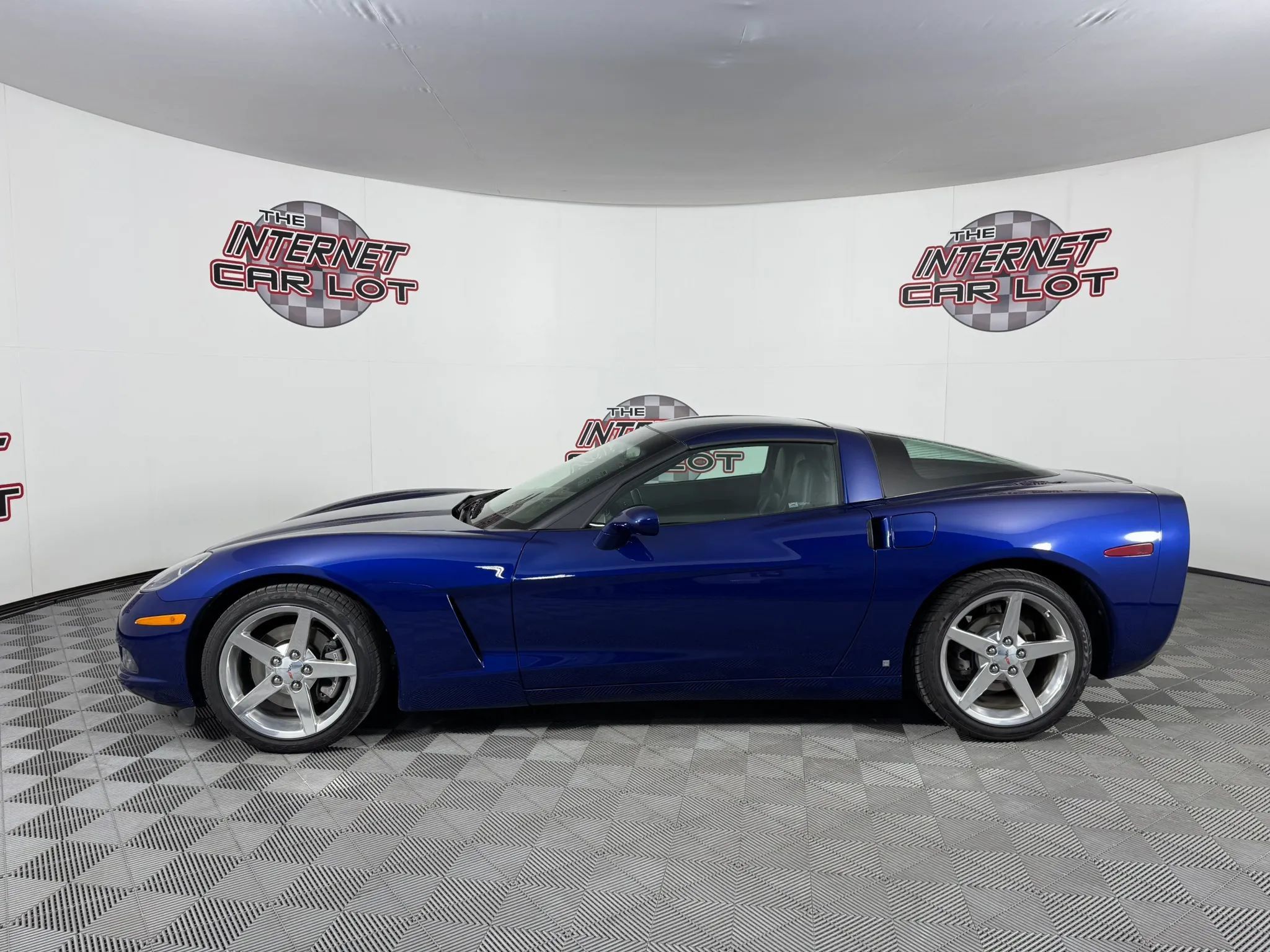 Used 2006 Chevrolet Corvette Coupe w/ Preferred Equipment Group RWD image 4