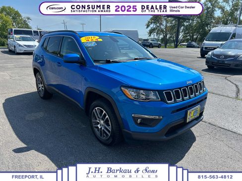 Used 2018 Jeep Compass Latitude w/ Popular Equipment Group AWD/4WD image 1