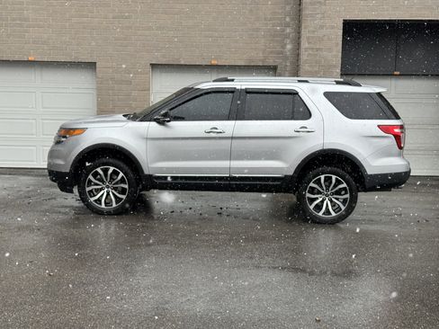 Used 2015 Ford Explorer XLT w/ Equipment Group 202B image 2