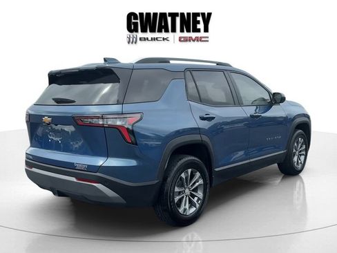 Used 2026 Chevrolet Equinox LT FWD image 3