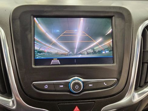 Used 2021 Chevrolet Equinox LT w/ Driver Convenience Package AWD/4WD image 17