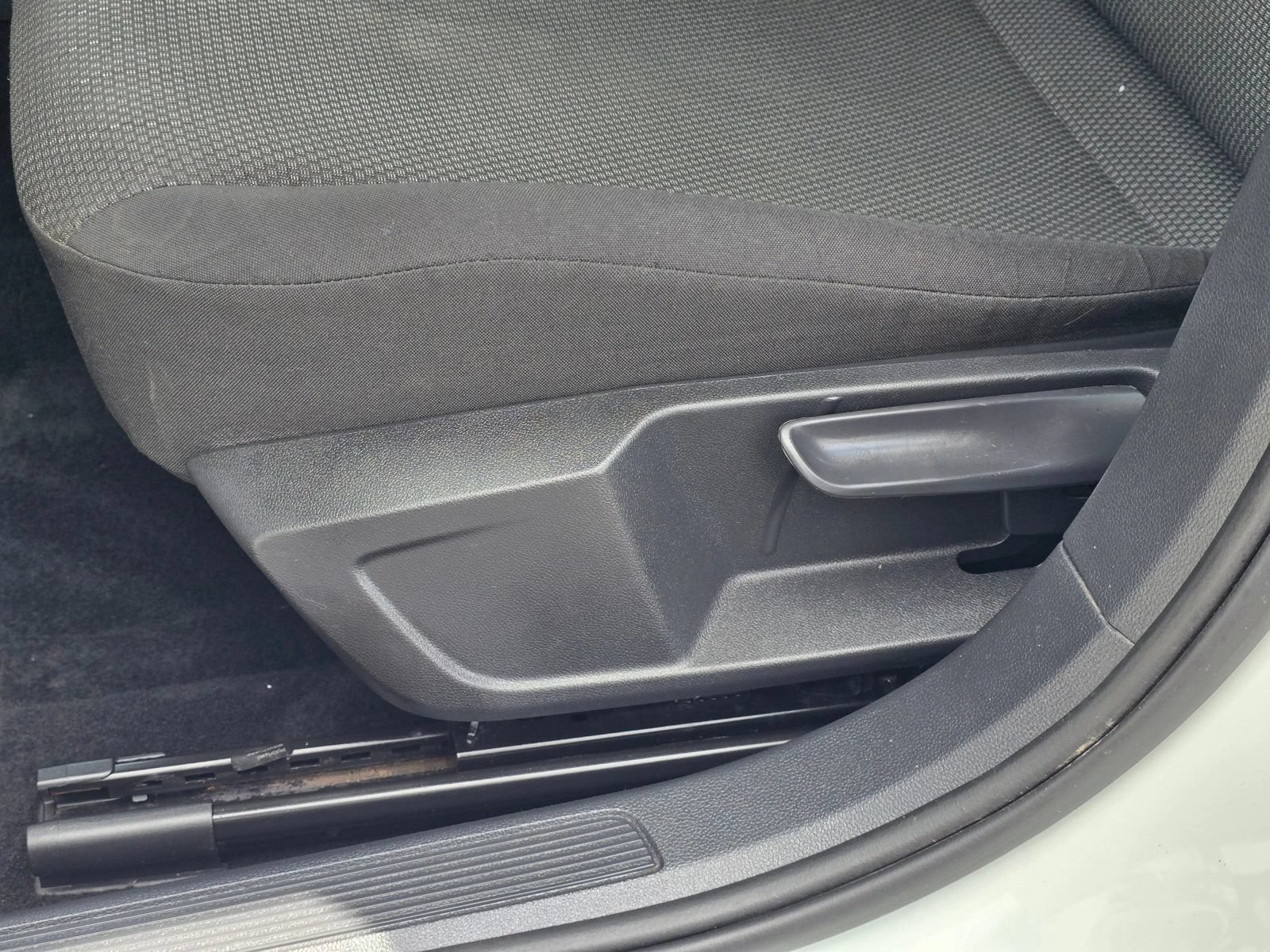 Used 2019 Volkswagen Jetta S w/ Driver Assistance Package FWD image 23