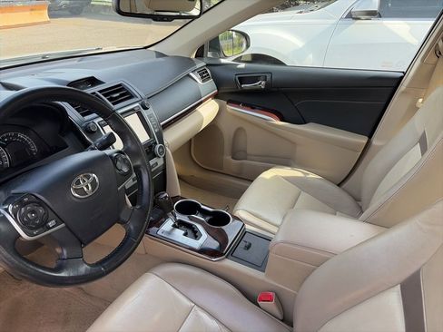 Used 2014 Toyota Camry XLE FWD image 8