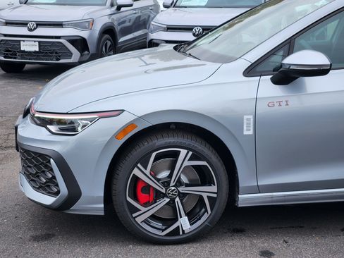 New 2025 Volkswagen GTI SE image 2