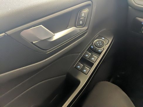 Used 2025 Ford Escape ST-Line w/ Cold Weather Package image 27