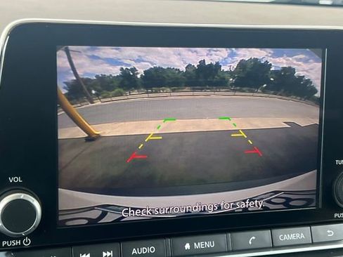 Used 2023 Nissan Rogue S image 26