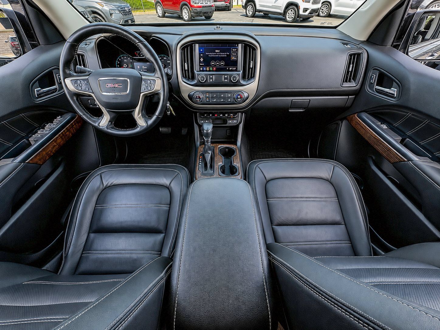 Used 2022 GMC Canyon Denali AWD/4WD image 2