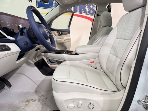 New 2026 Buick Enclave Avenir w/ Super Cruise Package image 8