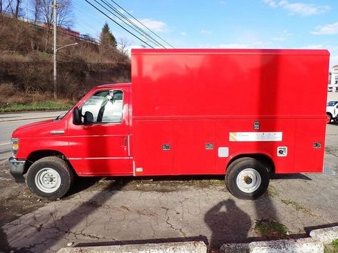 New 2026 Ford E-350 and Econoline 350 Super Duty w/ Interior Upgrade Package RWD image 2