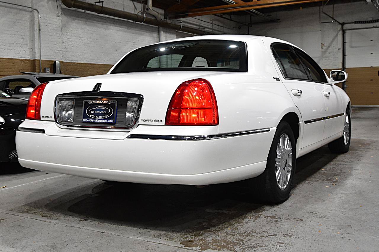 Used 2008 Lincoln Town Car Signature Limited RWD image 5