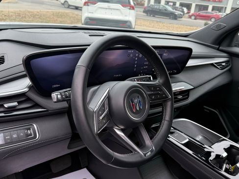 Used 2025 Buick Enclave Preferred image 31