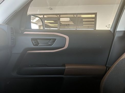 Used 2021 Ford Bronco Sport Outer Banks w/ Outer Banks Package (96D) image 23