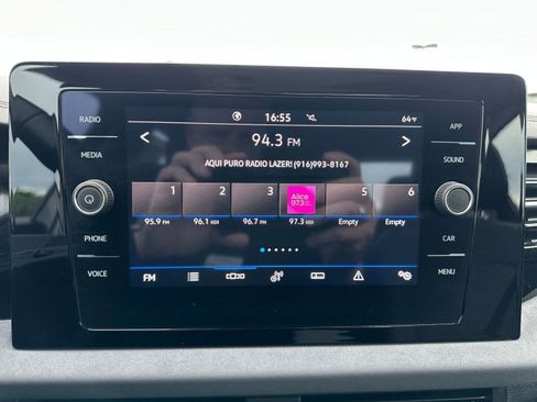 Used 2025 Volkswagen Jetta SE image 21