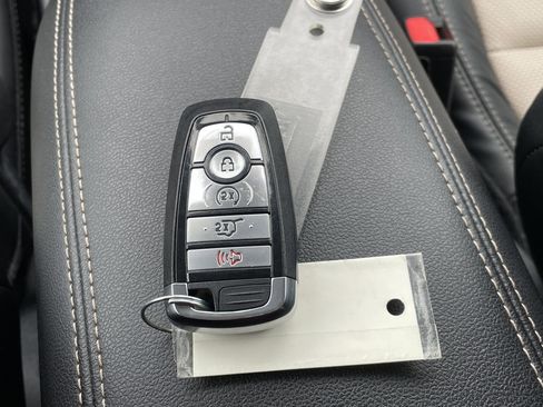 Certified 2022 Ford Escape Titanium w/ Titanium Elite Package image 22