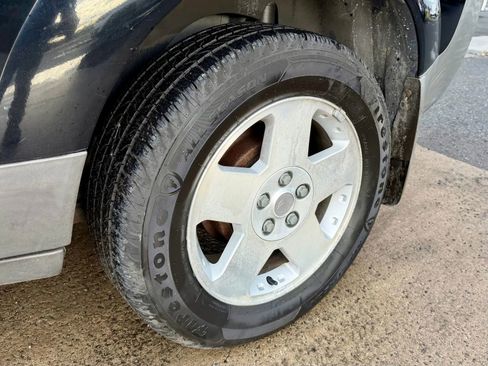 Used 2004 Saturn Vue AWD V6 w/ Leather Appointments Pkg image 8