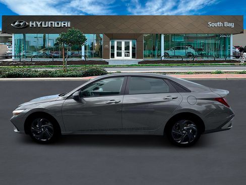 New 2026 Hyundai Elantra Sport image 3