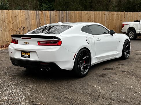 Used 2018 Chevrolet Camaro SS image 8