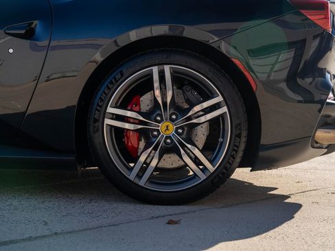 Certified 2022 Ferrari Portofino M image 11
