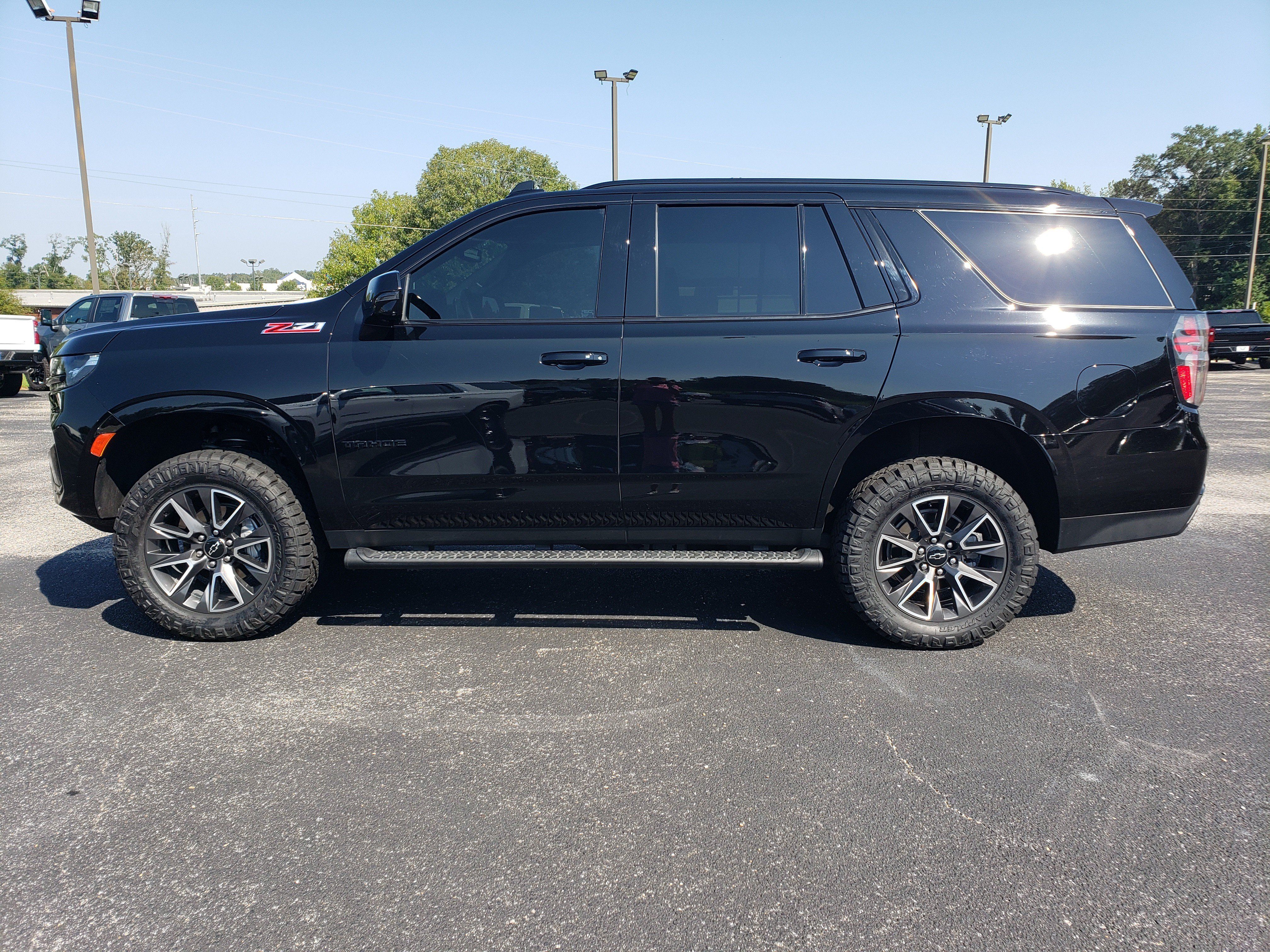 Used 2024 Chevrolet Tahoe Z71 w/ Luxury Package AWD/4WD image 6