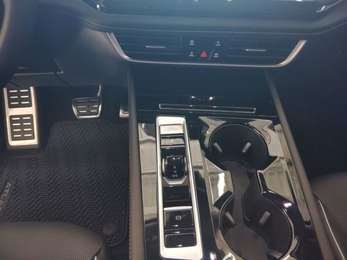 New 2026 Volkswagen Atlas SEL Premium R-Line AWD/4WD image 14