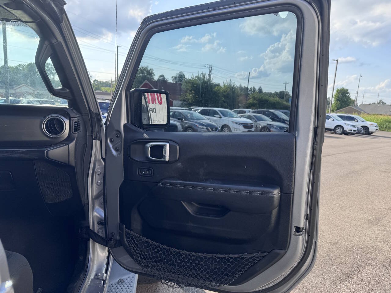 Used 2020 Jeep Wrangler Unlimited Sahara AWD/4WD image 16