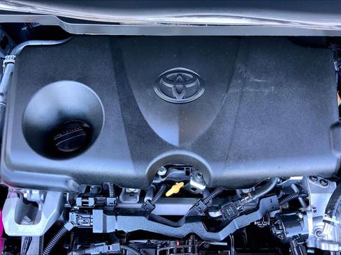 Certified 2024 Toyota Sienna XLE Woodland Edition AWD/4WD image 32