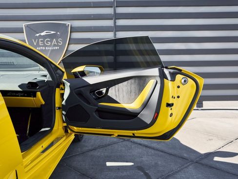 Used 2023 Lamborghini Huracan Tecnica image 32